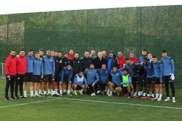 UNUTULMAZ KALECİMİZ ERDEM ÖNAL BANDIRMASPOR ANTREMANINI ZİYARET ETTİ