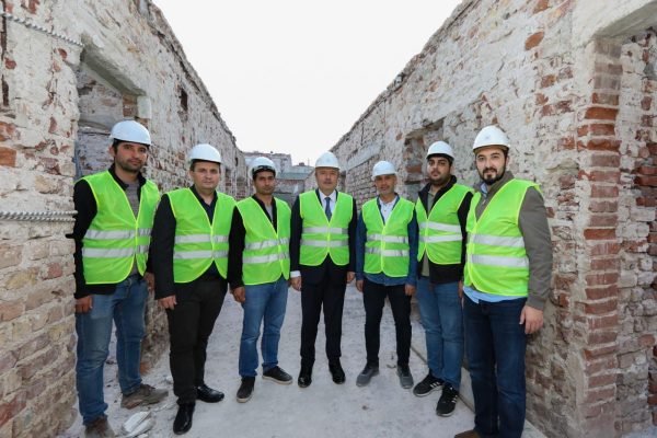 PERTEVNİYAL AYAĞA KALKIYOR!