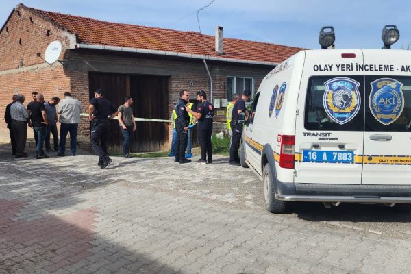 CİNNET GEÇİRDİ, UYKUDA KATLETTİ, SONRA DA KENDİ CANINA KIYDI!