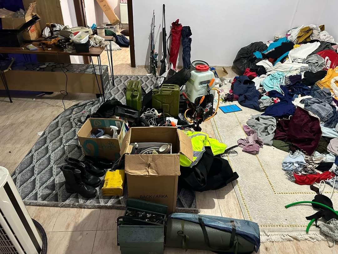 Balıkesir’in Erdek ilçesinde ikamet ettiği apartmana ait ortak depo kısmından