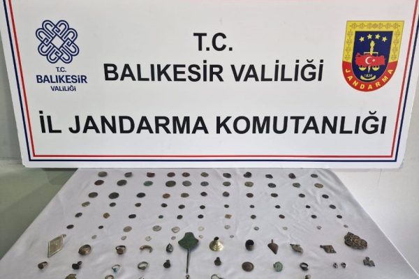 ARAÇTA ELE GEÇİRİLDİ
