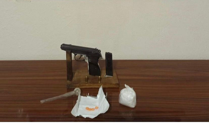 Balıkesir’in Gönen ve Bandırma ilçelerinde 2 kişinin aracında yapılan aramada