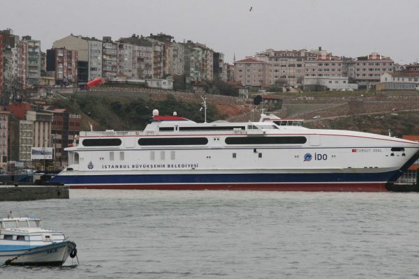 İDO SEFERLERİNE FIRTINA ENGELİ