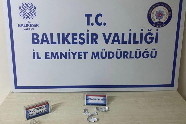 ERDEK’TE UYUŞTURUCU TEMİN EDEN ŞAHIS YAKALANDI