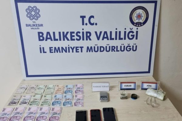 ÜZERLERİNDE UYUŞTURUCU BULUNDU