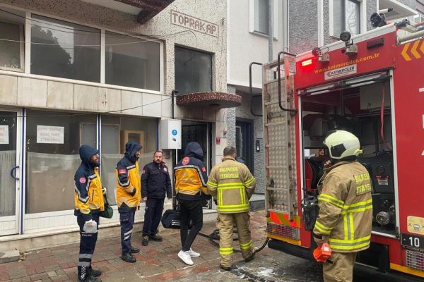 ERDEK’TEKİ POMBA YANGINI KORKUYA NEDEN OLDU