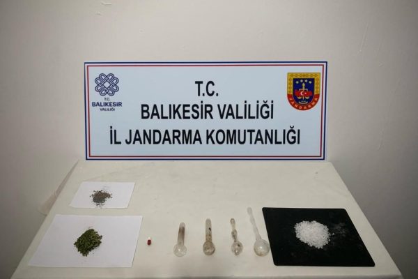 UYUŞTURUCUYA TOPYEKÜN GEÇİT YOK!