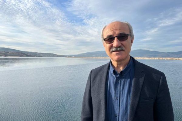 SARI: FIRTINA PİNALARI KARAYA VURDU