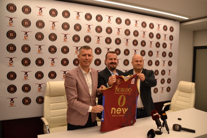 Bandırma’nın basketboldaki yeni markası olan  Bordo Basketbol Kulübü, düzenlediği basın