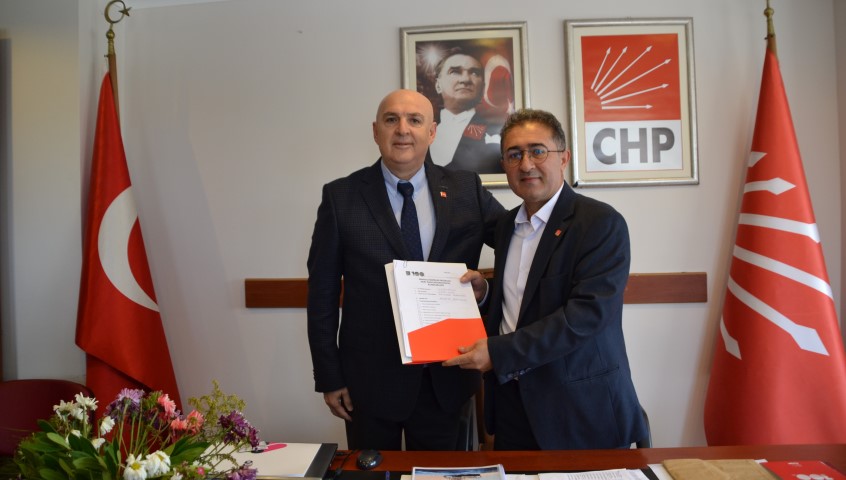 Yaklaşan yerel seçimler için CHP’deki aday adaylarının başvuruları devam ediyor.