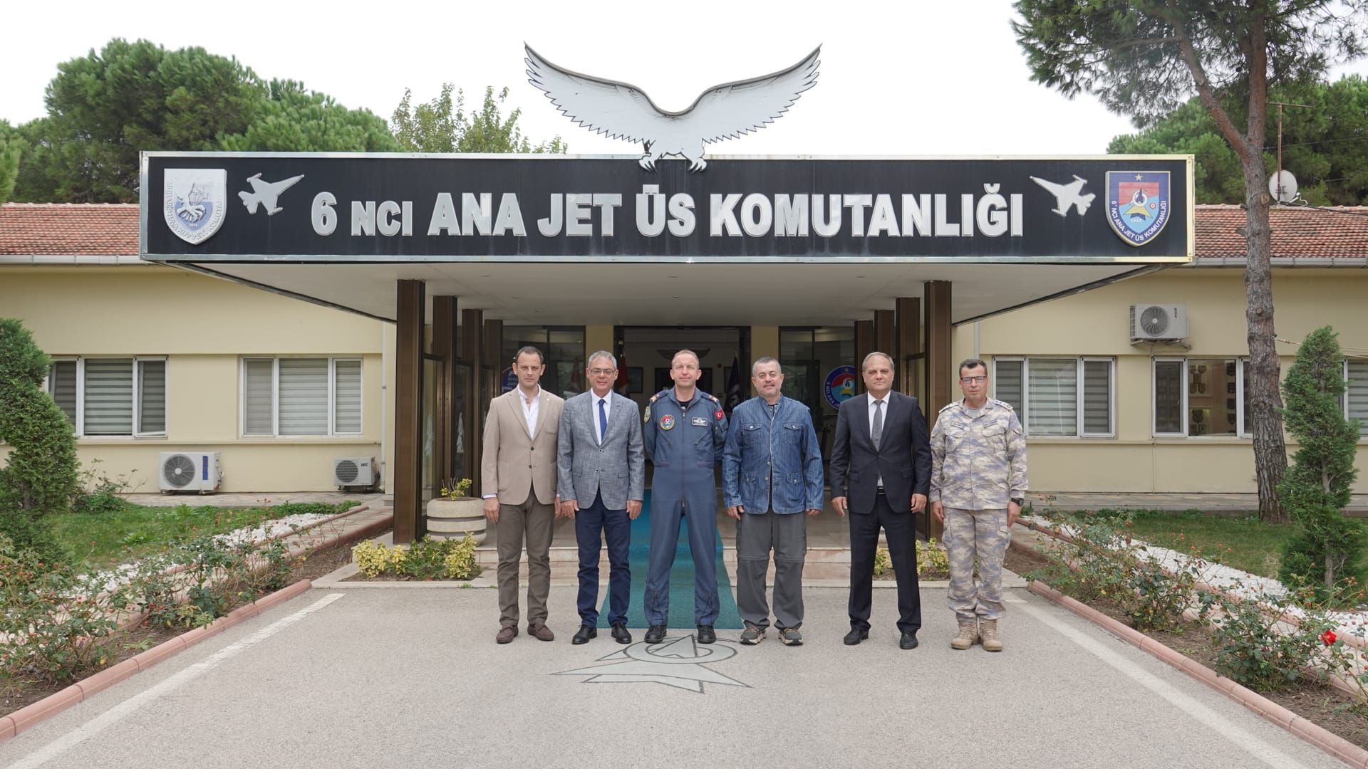 Ticaret Borsası yönetim kurulu üyeleri Bandırma Garnizon Komutanı’nı ziyaret etti.