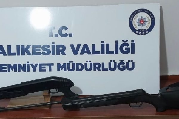 100. YIL TOKİ EVLERİNDE 2 AİLE BİRBİRİNE GİRDİ