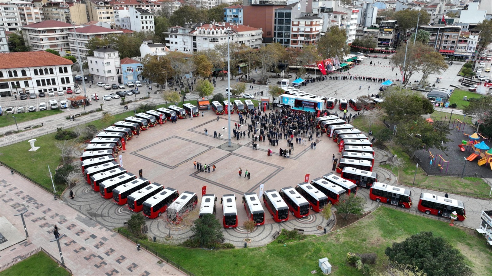 Balıkesir Büyükşehir Belediye Başkanı Yücel Yılmaz, ‘Bandırma’yı Bandırmalıları önemsiyoruz’ diyerek