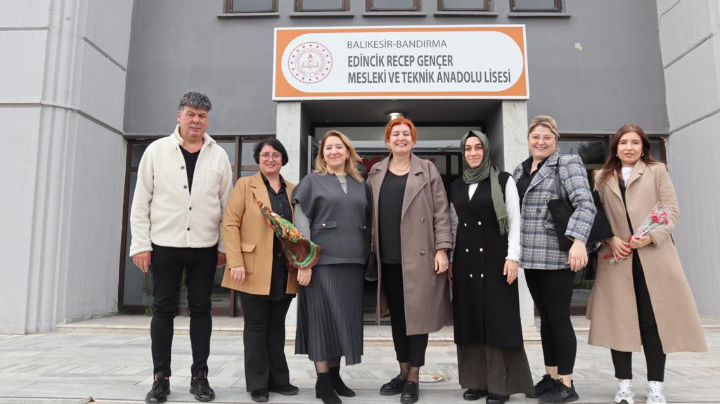 Ak Parti Bandırma Belediye Başkan Aday Adayı Oya Yücel 24