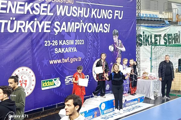 ŞAMPİYONLAR KULÜBÜ BANDIRMA AKADEMİ ŞAMPİYONLUĞA DOYMUYOR