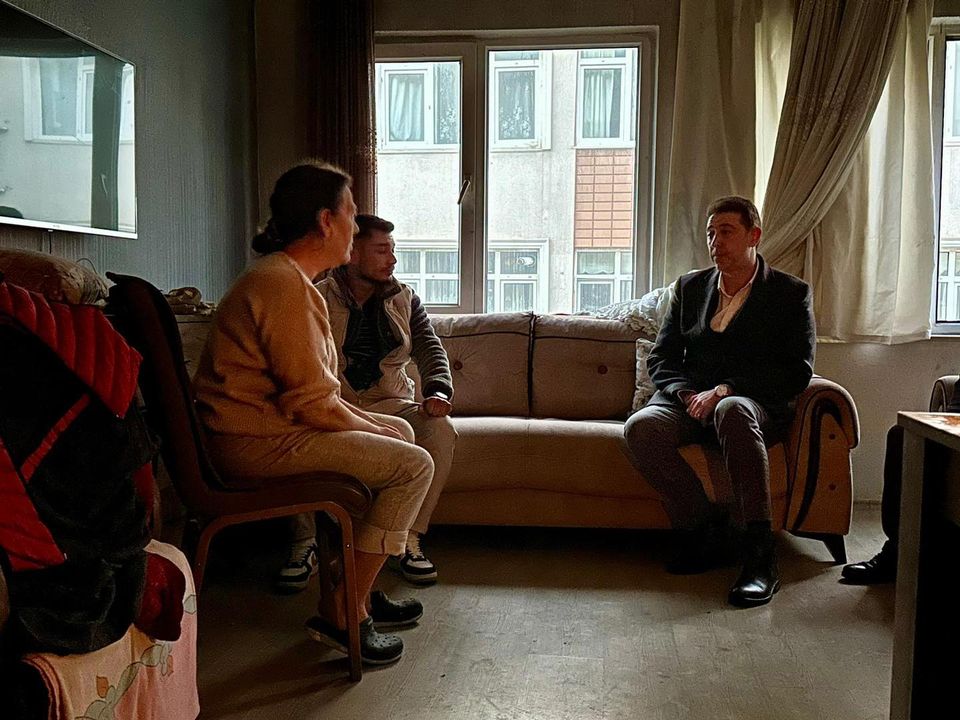 Bandırma Belediye Başkanı Tolga Tosun, dün öğle saatlerinde Günaydın Mahallesi