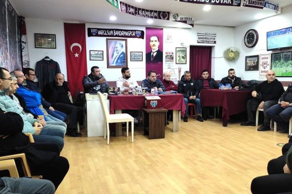 BORDO BEYAZLI TARAFTARLAR KENETLENDİ
