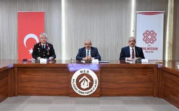 VALİ USTAOĞLU SOKAK HAYVANLARI İÇİN TALİMAT VERDİ