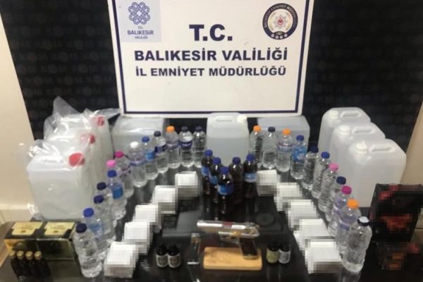 EDREMİT’TE SAHTE İÇKİ OPERASYONU