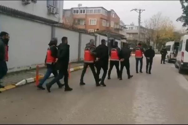 BALIKESİR’DE ARANAN 6 KİŞİ YAKALANDI