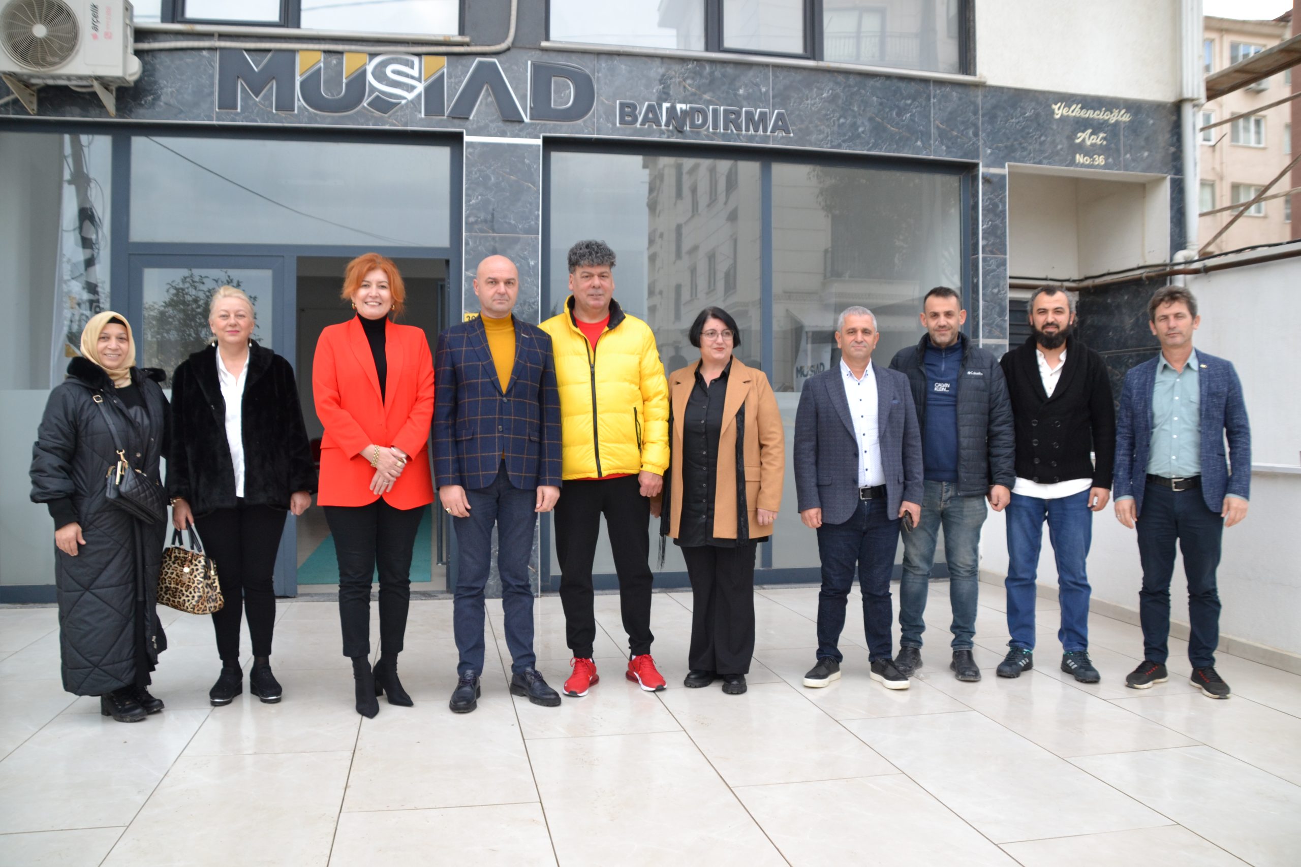 Ak Parti Belediye Başkan aday adayı Oya Yücel MÜSİAD’I ziyaret