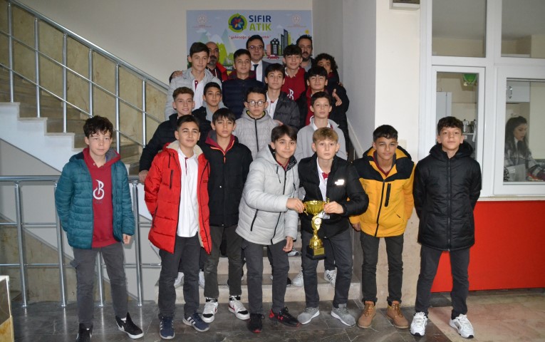 Bandırma Ortaokulu 2023-2024 öğretim yılı okul sporları futbol yıldız kategorisinde