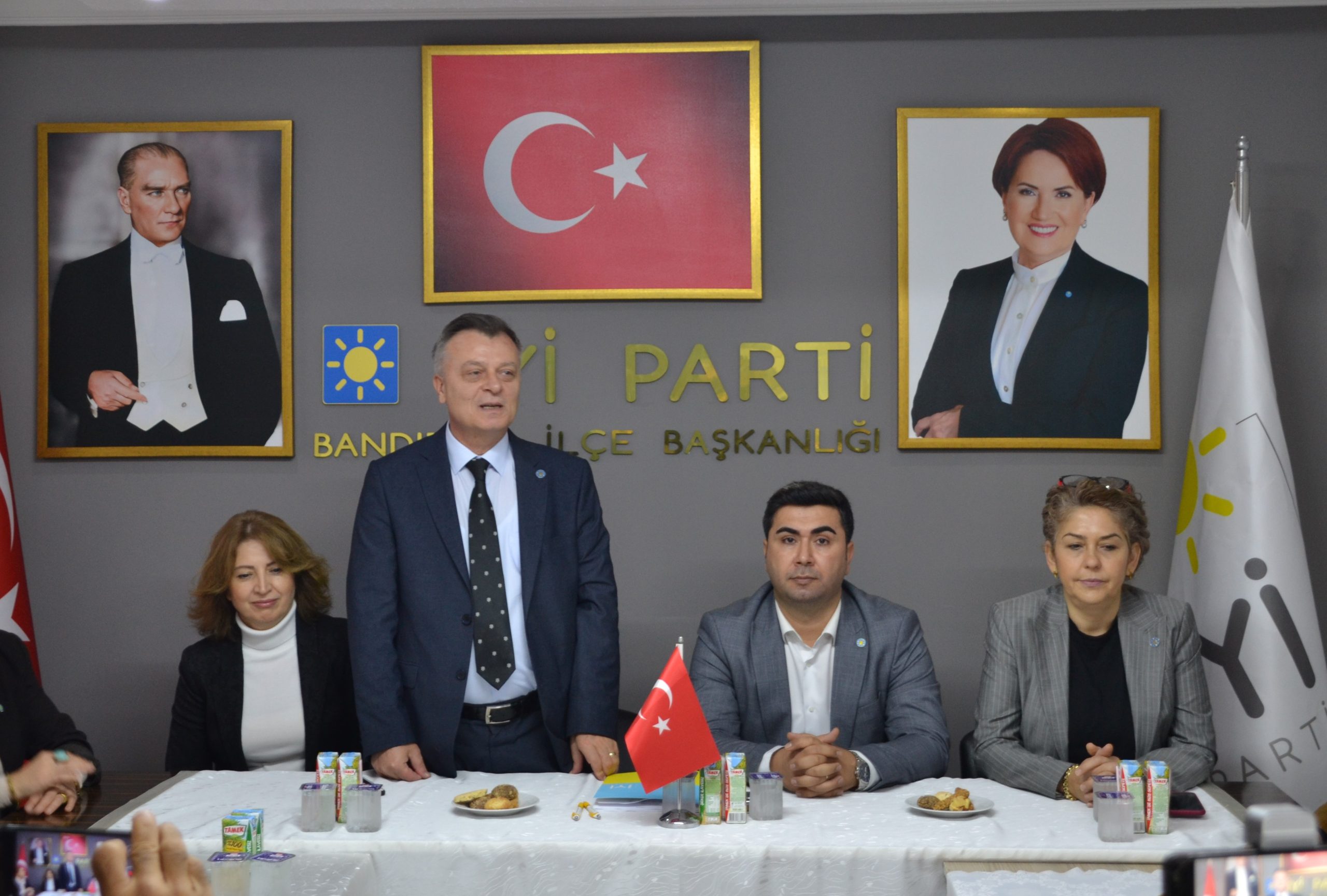 Uzm. Dr. Orhan Can İyi Parti’de aday adaylık başvuru dosyasını