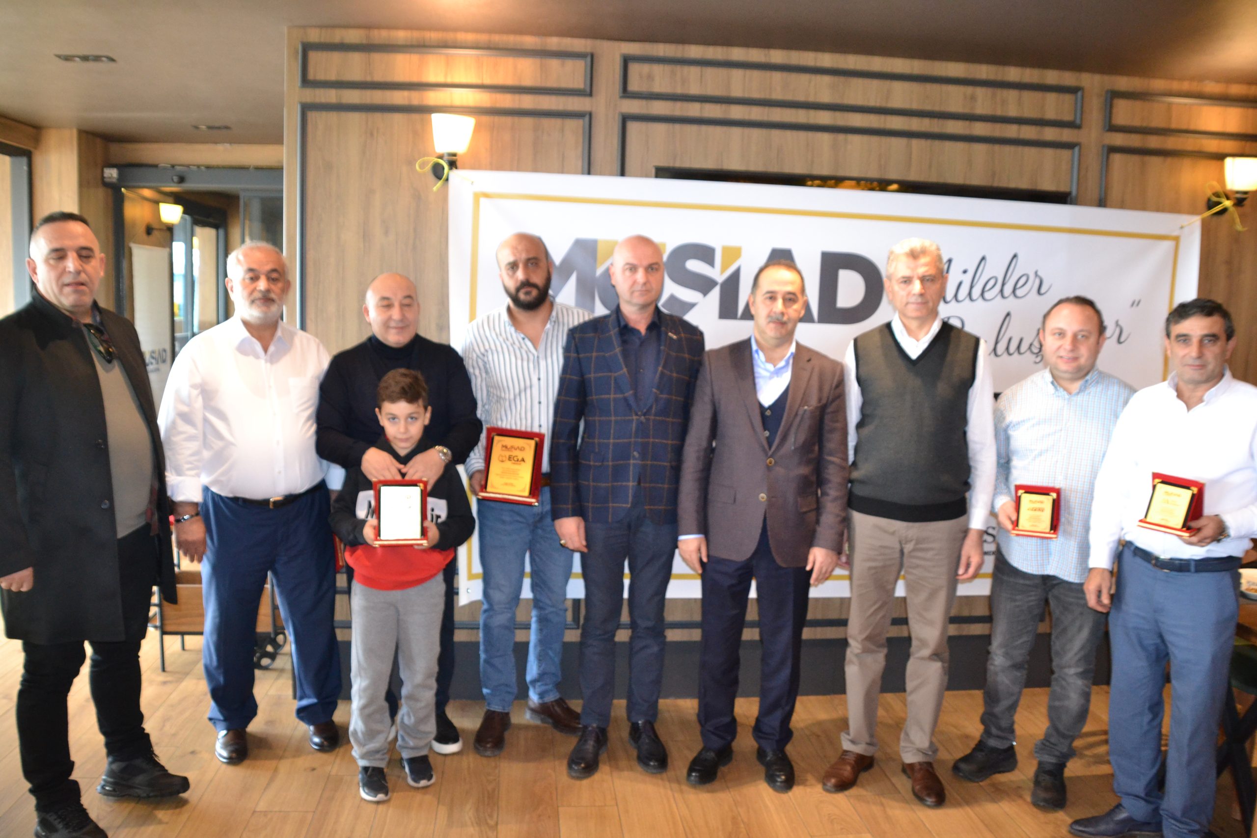 Müsiad Bandırma Şubesi Et Usta’da düzenlediği kahvaltı organizasyonunda üyeleri ve