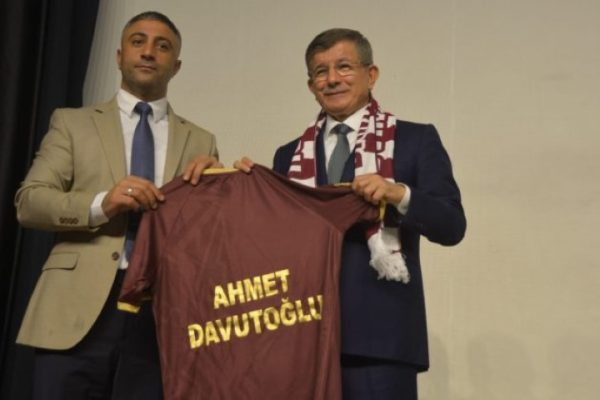 DAVUTOĞLU: BANDIRMA İL OLMAYI HAK EDEN BİR İLÇEDİR