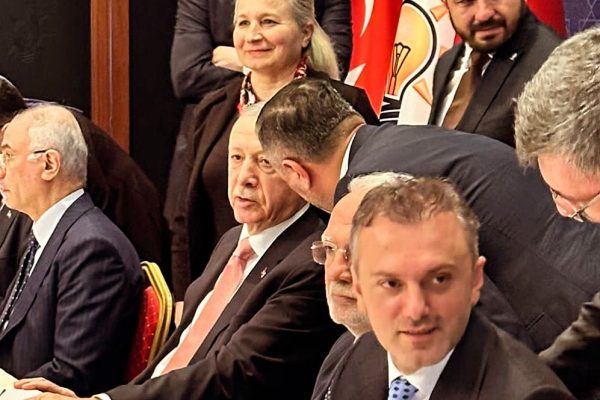 AK PARTİ’DE BÜYÜKŞEHİR ADAYI İÇİN SON DOKUNUŞLAR
