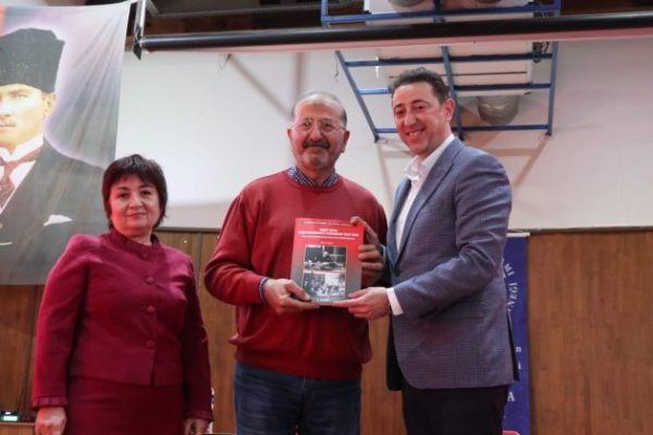 YAZAR RİFAT ESEN’İN KİTABI OKURLARI İLE BULUŞTU