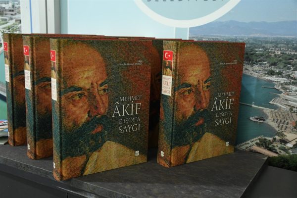 MEHMET AKİF ERSOY’A SAYGI KİTABINA BÜYÜK İLGİ