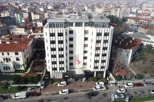 KARESİ VE ALTIEYLÜL BELEDİYE BİNALARI YIKILIYOR