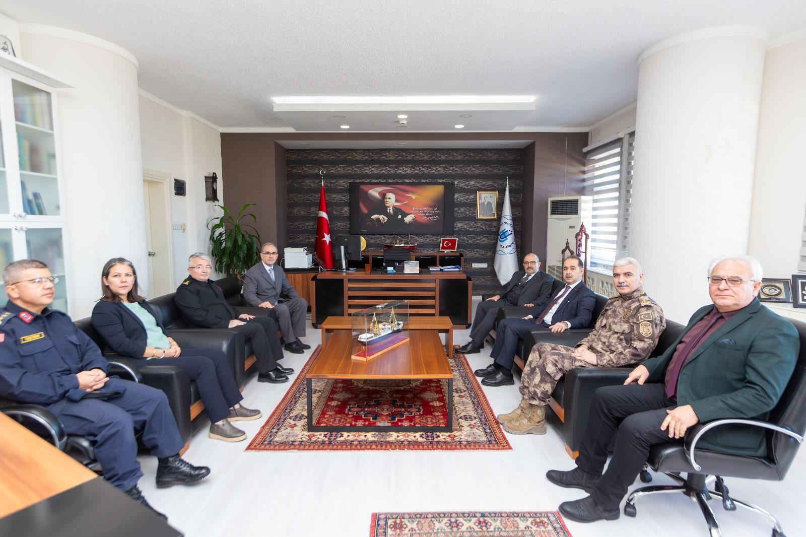 Balıkesir Valisi İsmail Ustaoğlu, Bandırma Onyedi Eylül Üniversite Rektörü Prof.