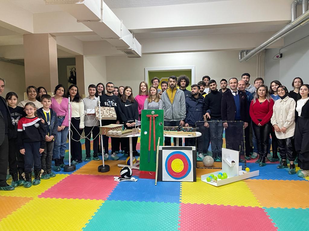 Spor Bilimleri Fakültesi Beden Eğitimi ve Spor Öğretmenliği Bölümü 3.