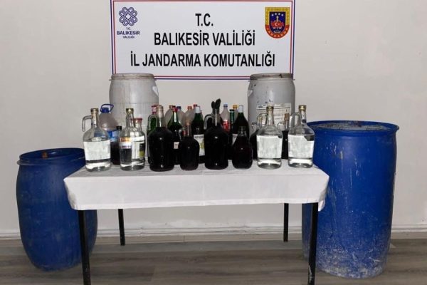 JANDARMA’DAN 44 ŞAHSA KAÇAKÇILIK OPERASYONU