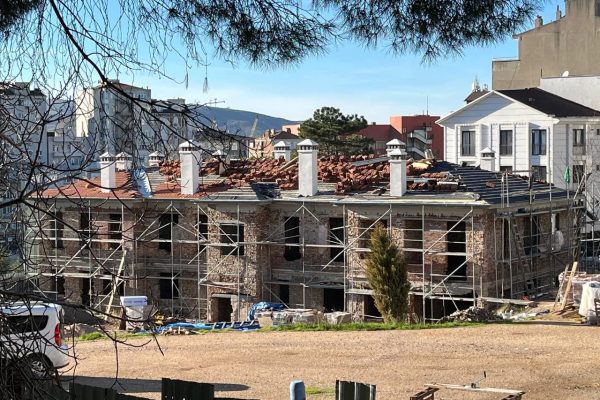 PERTEVNİYALDE RESTORASYON ÇALIŞMALARI HIZLI VE BİLİNÇLİ İLERLİYOR
