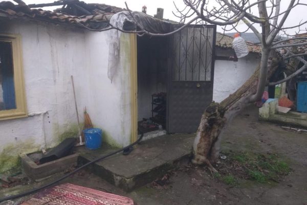 GÖNEN’DEKİ YANGINDA 1 KİŞİ HAYATINI KAYBETTİ