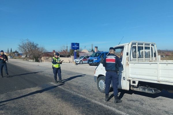 ÇEŞİTLİ SUÇLARDAN ARANAN 11 ŞAHIS TUTUKLANDI