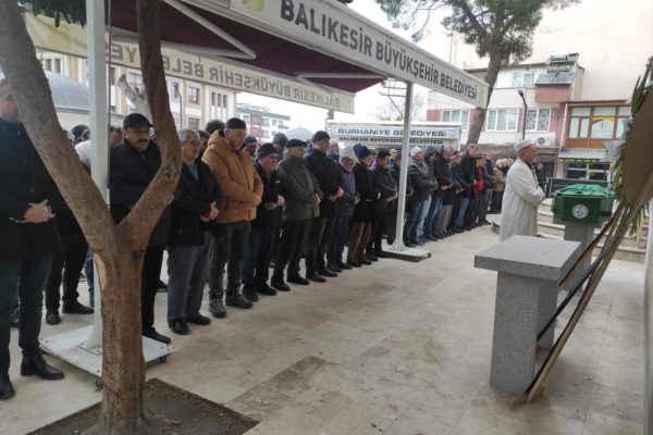 ÇUKURA DÜŞEREK HAYATINI KAYBEDEN GENÇ TOPRAĞA VERİLDİ