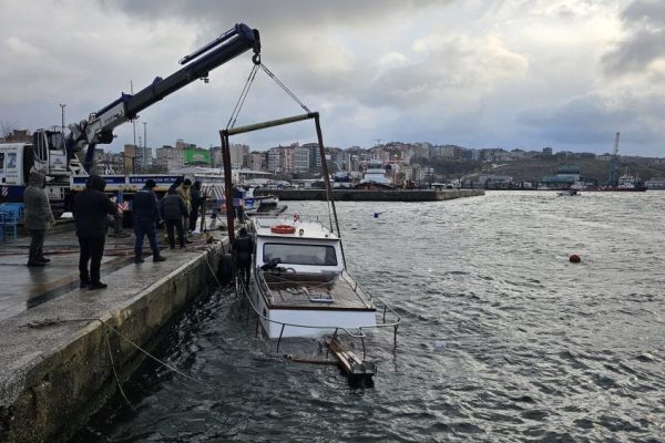 FIRTINADA BATAN TEKNE ÇIKARILDI