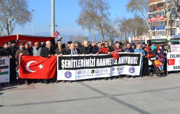 ŞEHİTLERİ ANDILAR GAZZE İÇİN ATEŞKES ÇAĞRISI YAPTILAR