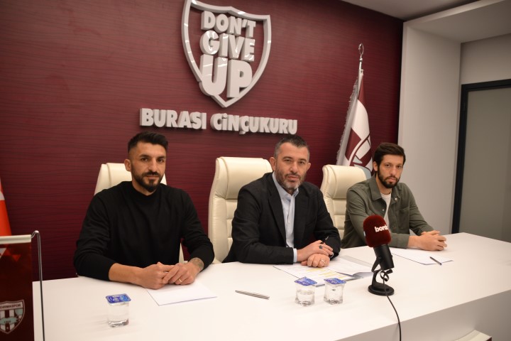 Teksüt Bandırmaspor Kulüp Başkanı Onur Göçmez işlerinin yoğunluğunu gerekçe göstererek