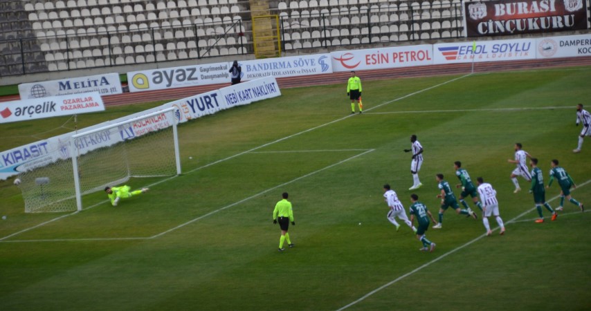 TEKSÜT BANDIRMASPOR: 6    GİRSUNSPOR: 0 HAKEMLER: Oğuzhan Uğurlu ***,