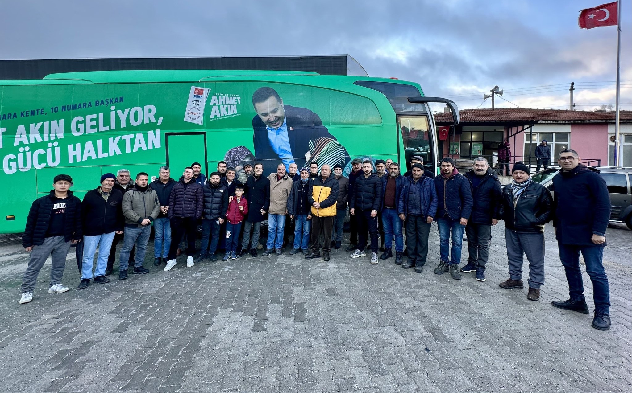 Balıkesir Büyükşehir Belediye Başkan Adayı Ahmet Akın, ziyaret ettiği Altıeylül’e
