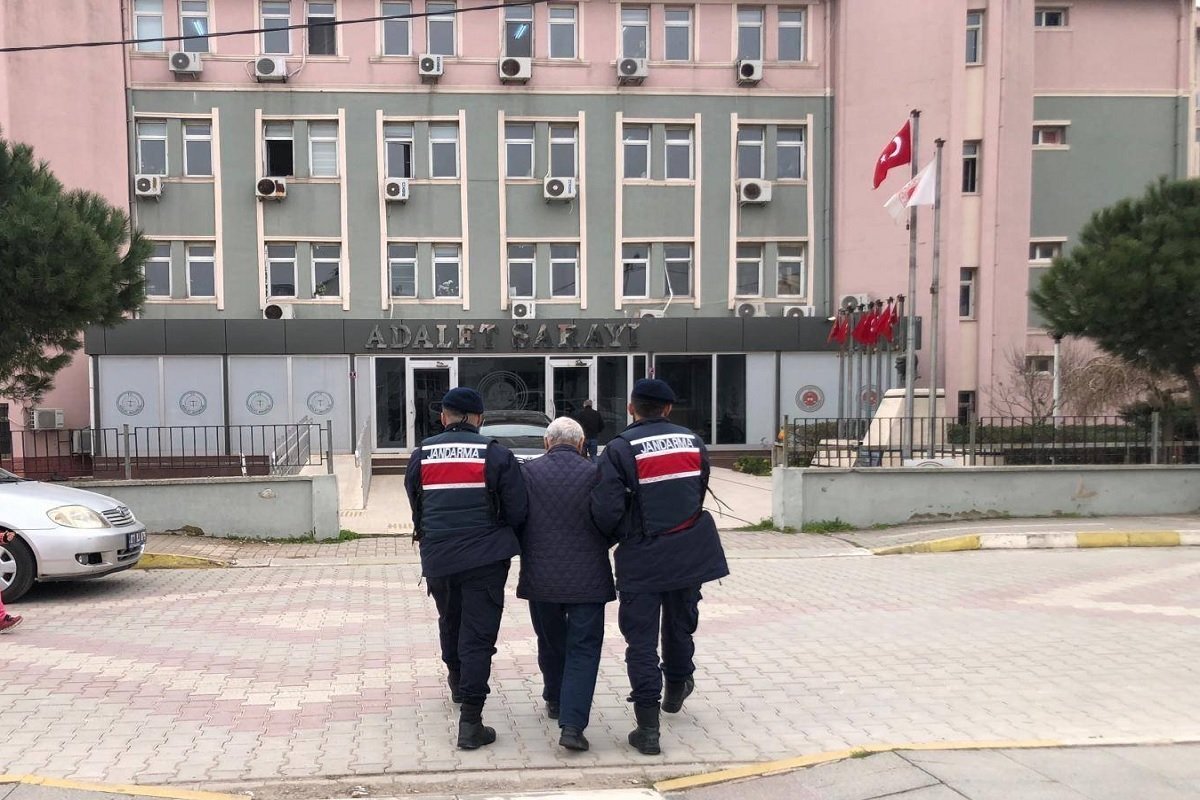 Balıkesir İl Jandarma Komutanlığınca, aranan şahısların yakalanmasına yönelik yapılan istihbari