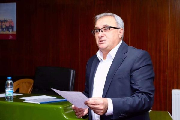 MUTLU’DAN İLGİNÇ ÇIKIŞ : BATTAL İLGEZDİ GİTTİ, PARTİ Mİ BÖLÜNDÜ?