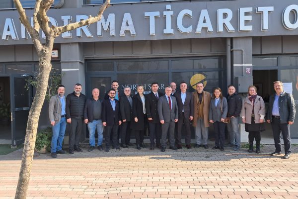 VATANDAŞLAR İÇİN ÜÇÜNCÜ BİR YOL OLUŞTURUYORUZ