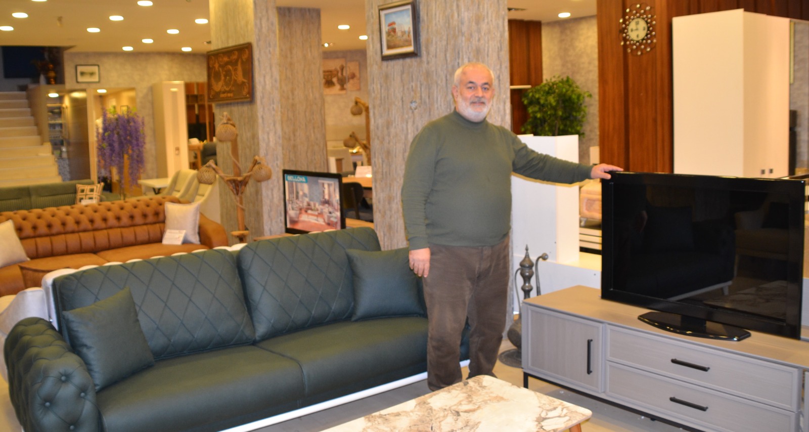 Malatya Mobilya Şirketler Grubu Başkanı İhsan Turgut mobilya sektörünün içinde