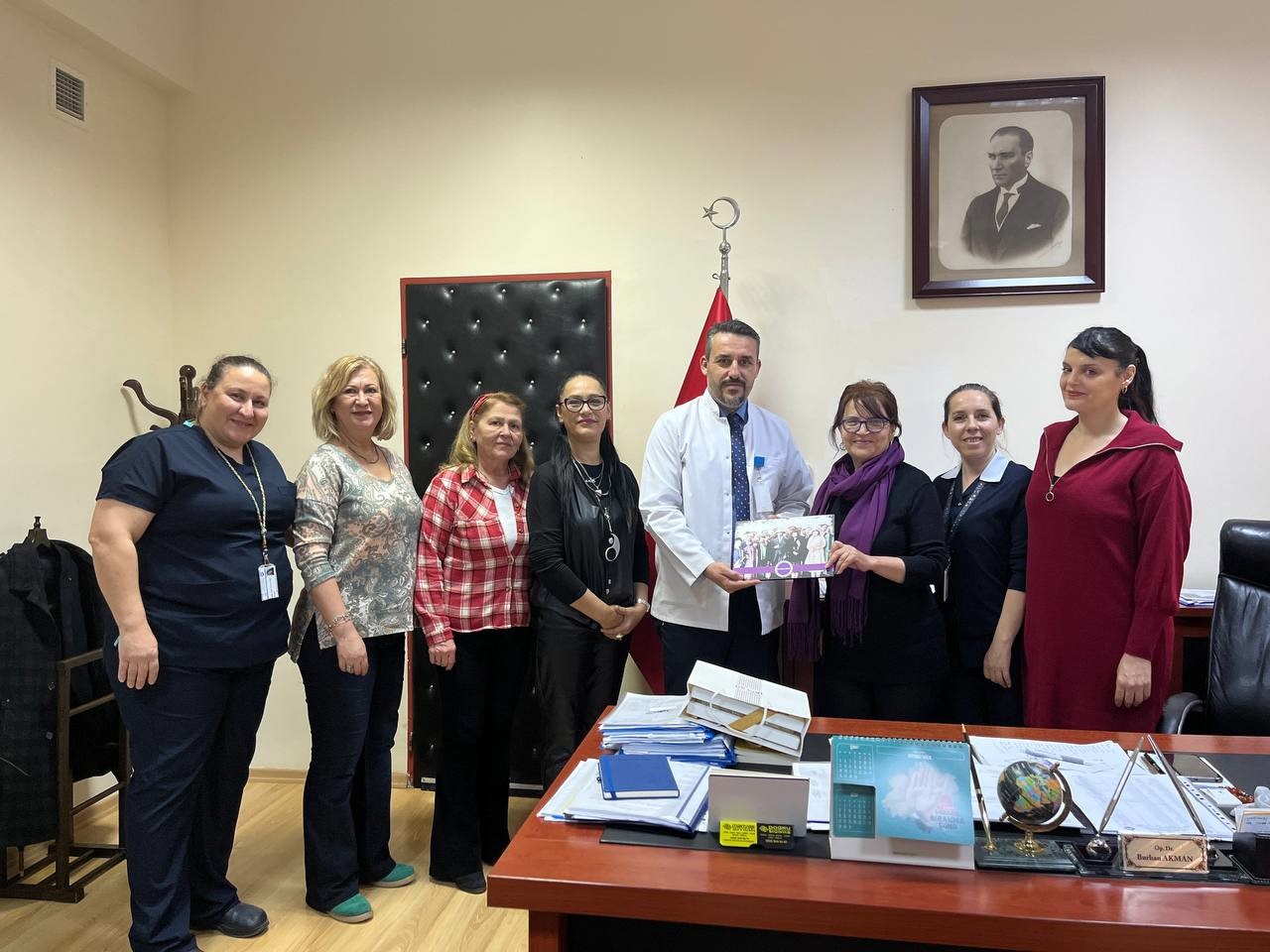 BANDIRMALI KADINLARDAN TOPLU ORGAN BAĞIŞI Bandırma’da Kadınlar Derneği öncülüğünde bir araya gelen 21 kadın, organ